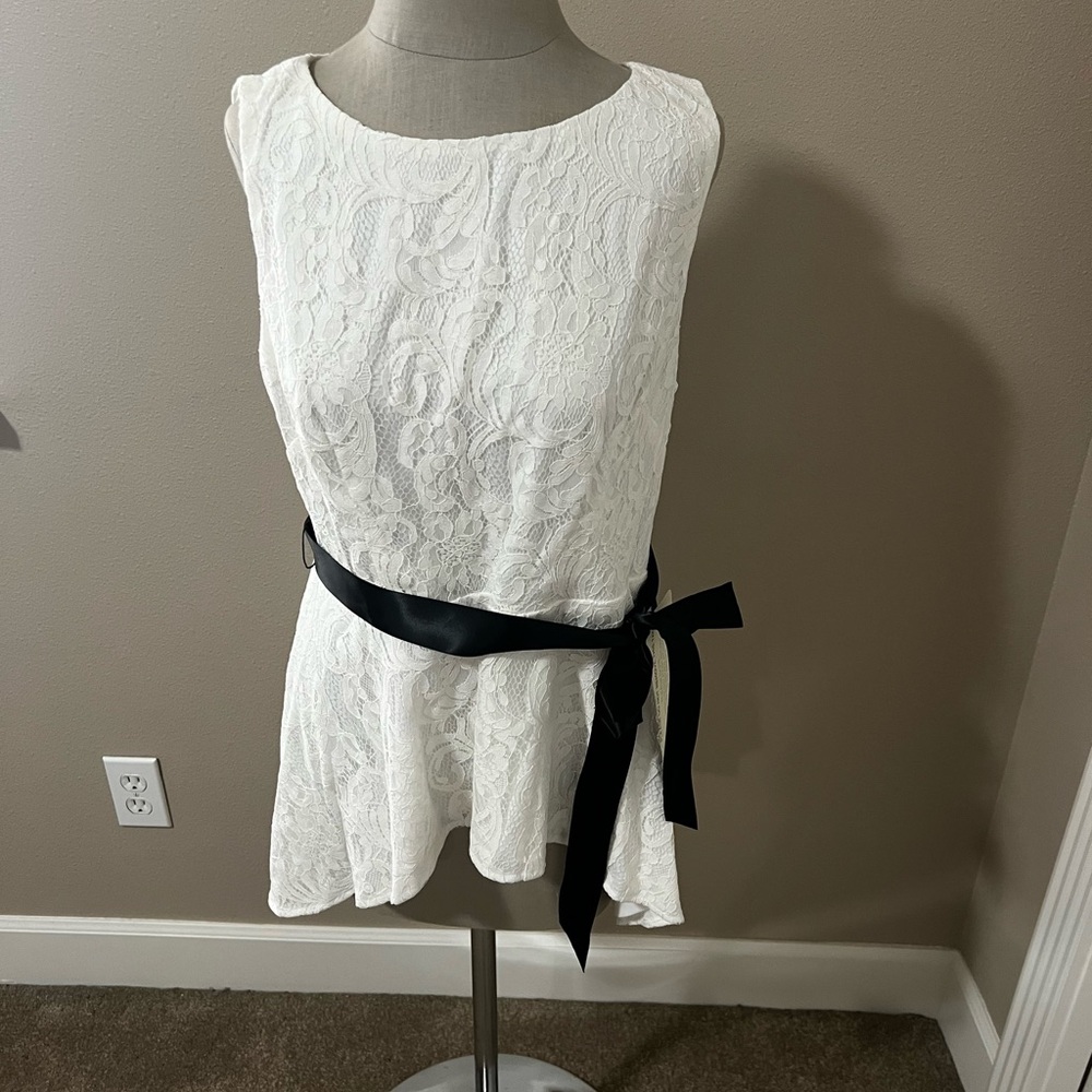 NWT lace peplum tank